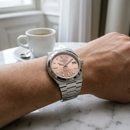 Élan Argent Steel, pink dial – on the wrist