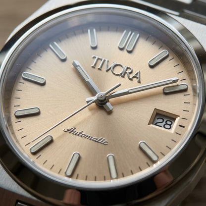 Élan Argent Steel Champagne Dial – close-up