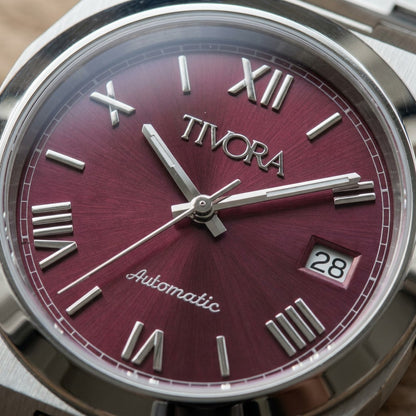 Élan Argent Steel Crimson Dial – close-up