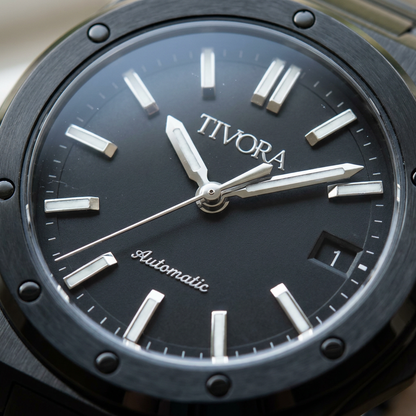 Vertex Argent Steel Onyx Dial – close-up