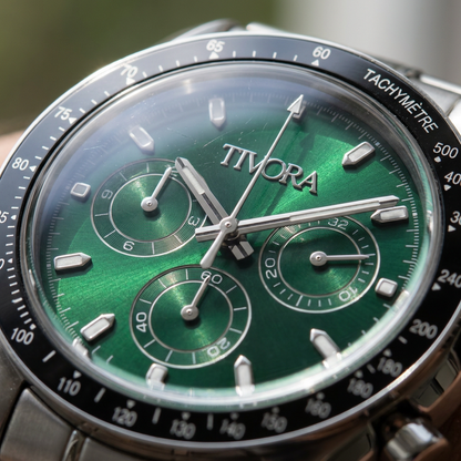 Veyron Argent Steel Irish Emerald Dial – close-up